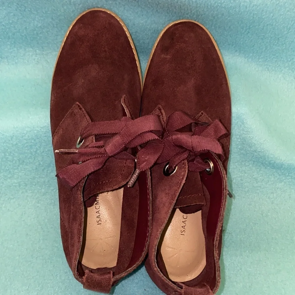 ISAAC MIZRAHI LIVE CHUKKA  Imzoe leather suede upper merlot purple NEW size 7M